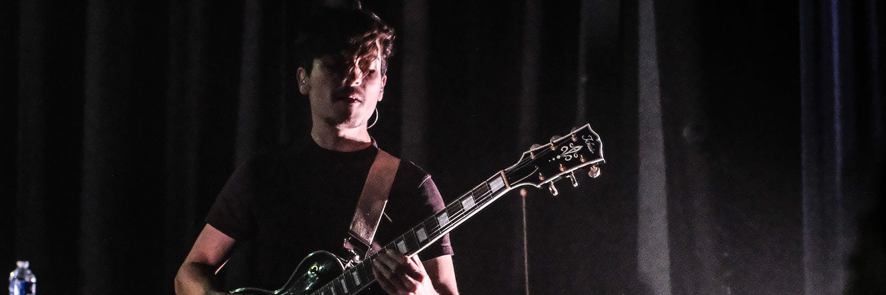 Yvon Bertholom, Groupe de Musique Rock en représentation à Lot et Garonne - photo de couverture