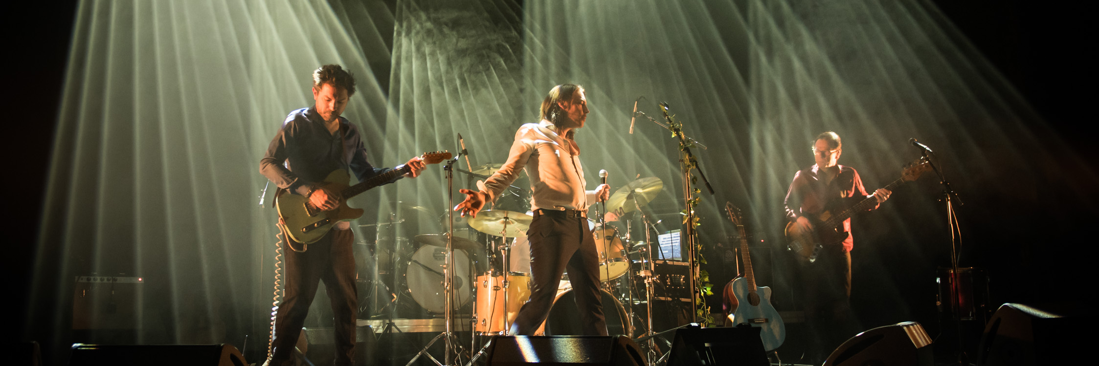 Thibault Wolf, Chanteur Chanteur en représentation à Calvados - photo de couverture