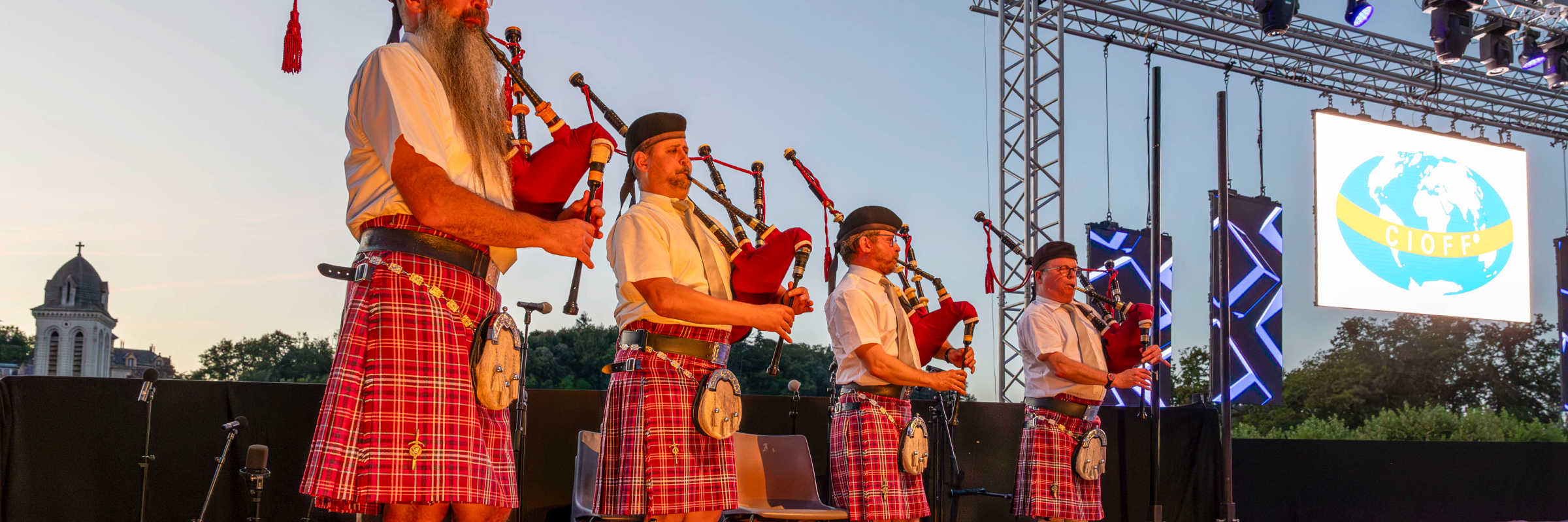 Piping Orchestra, groupe de musique Celtique en représentation à Morbihan - photo de couverture n° 4