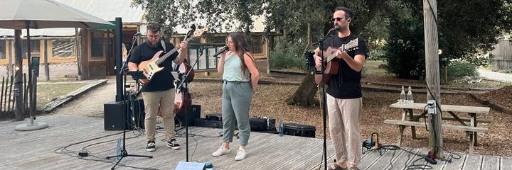 La Petite Maison, groupe de musique Acoustique en représentation à Gironde - photo de couverture n° 5