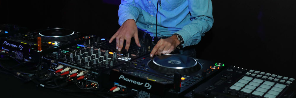 Florian Groovel, DJ DJ en représentation à Paris - photo de couverture n° 3