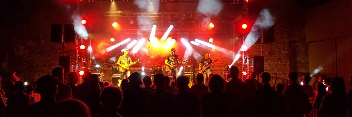 Pas Le Vendredi, groupe de musique Rock en représentation à Sarthe - photo de couverture