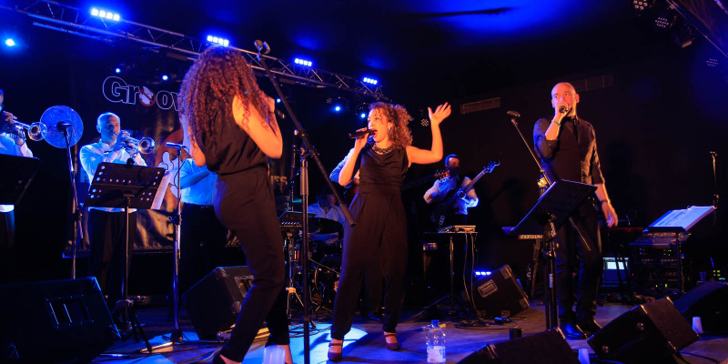 Groovebusters, groupe de musique Soul en représentation à Yvelines - photo de couverture n° 3