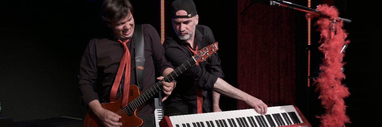 Blue Fantaisie, musicien Guitariste en représentation à Charente Maritime - photo de couverture n° 3