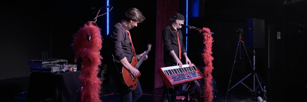 Blue Fantaisie, musicien Guitariste en représentation à Charente Maritime - photo de couverture n° 5