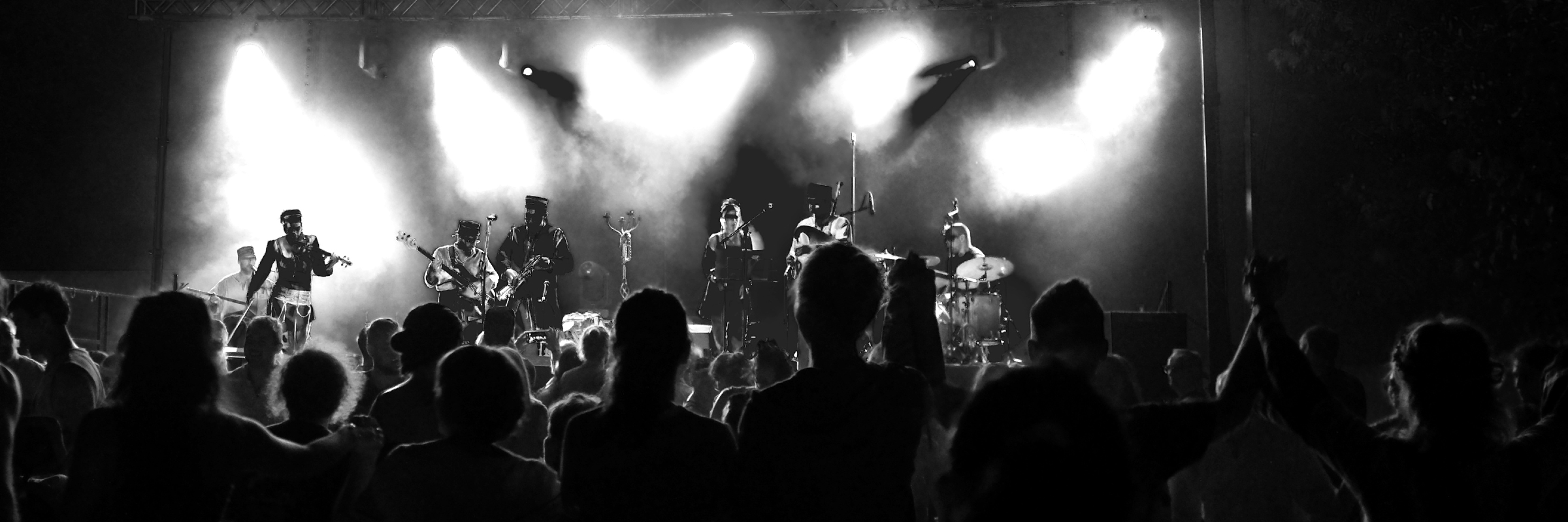 TRYBU et les A-cordés, groupe de musique Folk en représentation à Var - photo de couverture n° 2