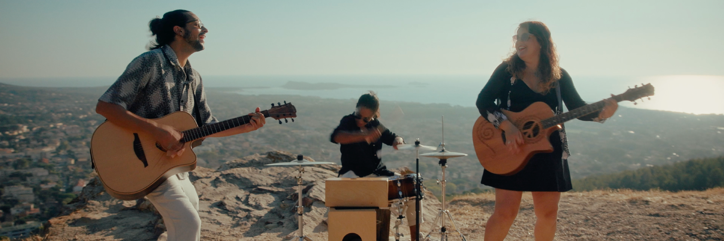 Nina's Money, groupe de musique Chanteur en représentation à Var - photo de couverture