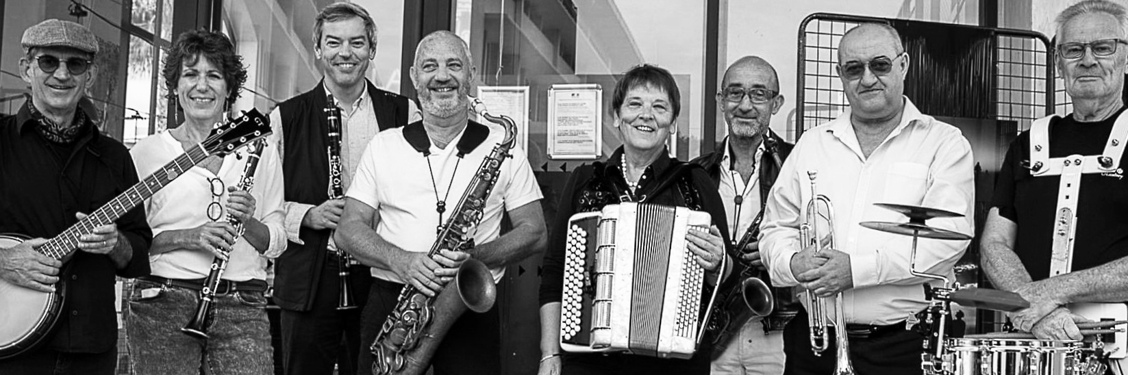 Putsch Street Band, groupe de musique Fanfare en représentation à Bouches du Rhône - photo de couverture