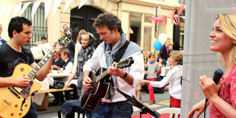 MV, musicien Chanteur en représentation à Paris - photo de couverture n° 3