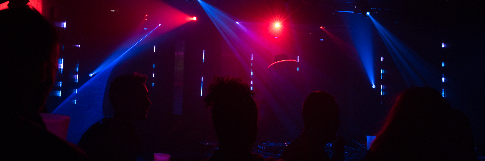 PNOZ, DJ DJ en représentation à Paris - photo de couverture n° 5