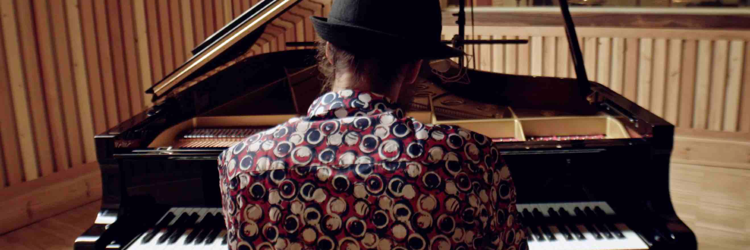 Thibault Walter, musicien Pianiste en représentation à Paris - photo de couverture