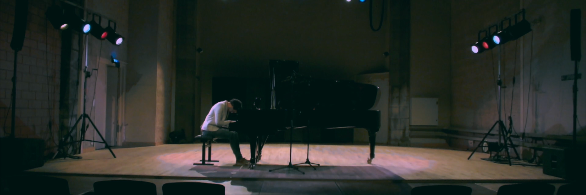 Yanis Taleb, musicien Pianiste en représentation à Rhône - photo de couverture n° 1