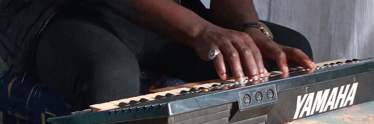Lalphao , musicien Chanteur en représentation à Mayotte - photo de couverture