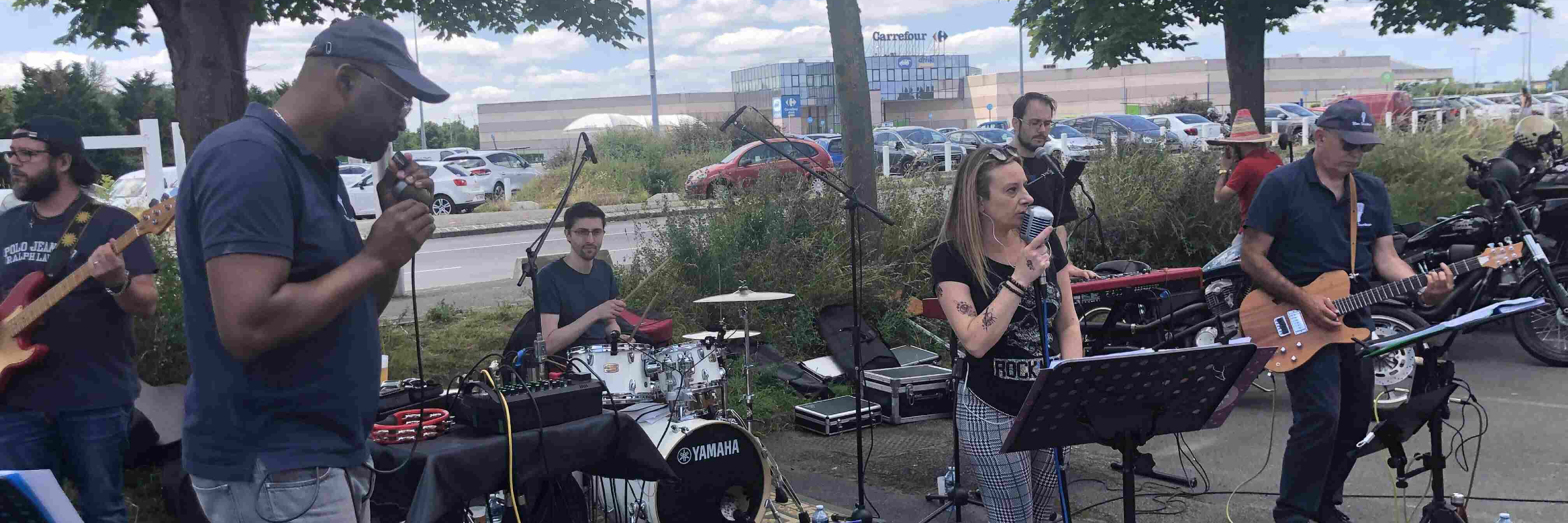 Blue Sweetness, groupe de musique Pop en représentation à Seine et Marne - photo de couverture n° 4