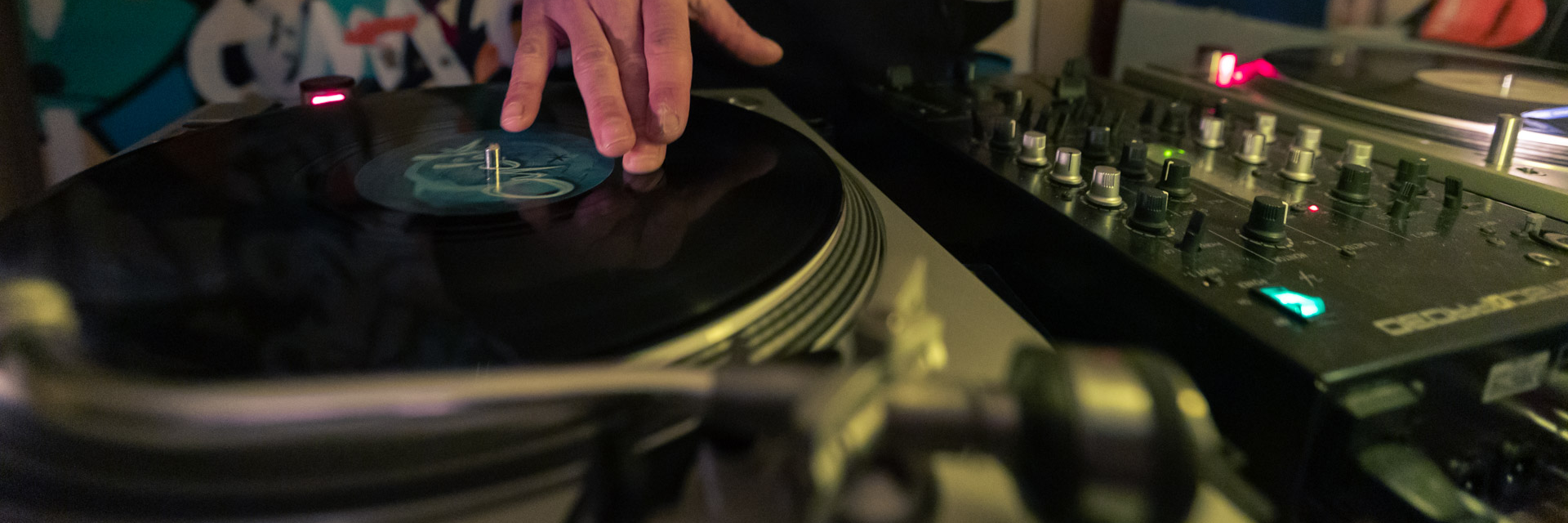 teluig, DJ DJ Vinyl en représentation à Yvelines - photo de couverture n° 2