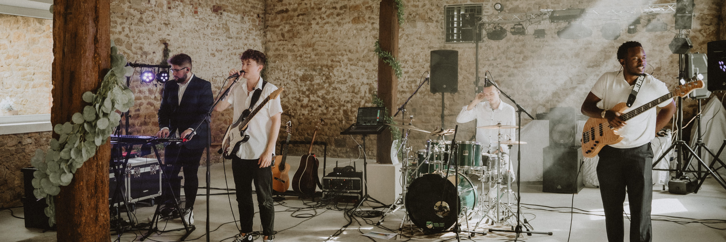 Youngblood, groupe de musique Pop en représentation à Marne - photo de couverture n° 1
