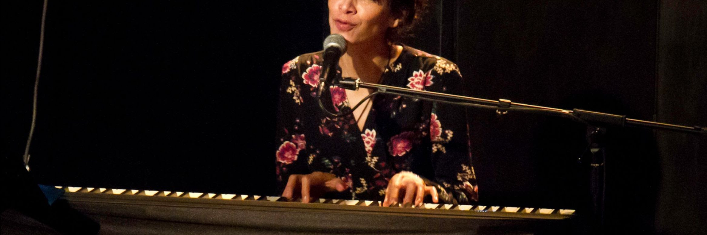 Farida Brikat, musicien Chanteur en représentation à Rhône - photo de couverture n° 5