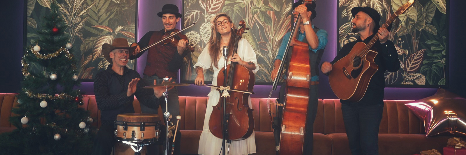 Mélanie Petrarca & The Acoustic Band, musicien Chanteur en représentation à Isère - photo de couverture n° 1
