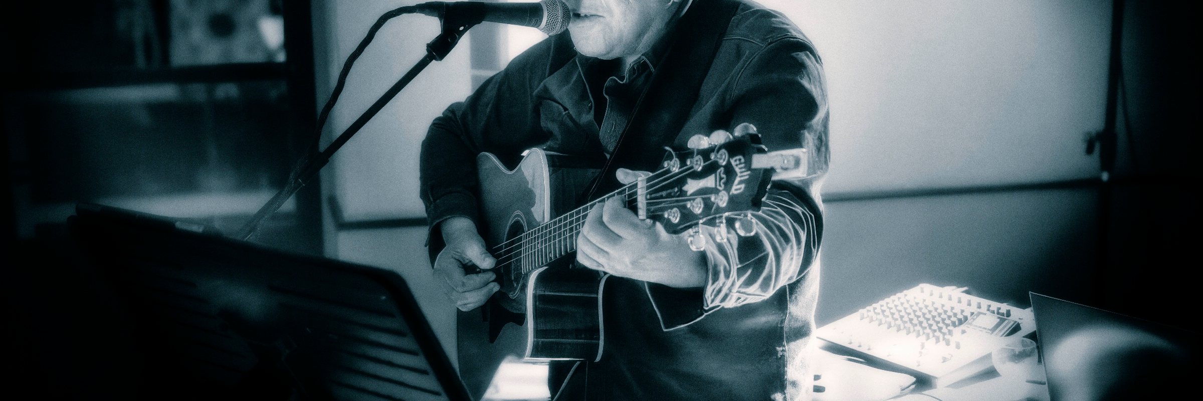 Chicco Ochimar , musicien Chanteur en représentation à Saône et Loire - photo de couverture n° 1