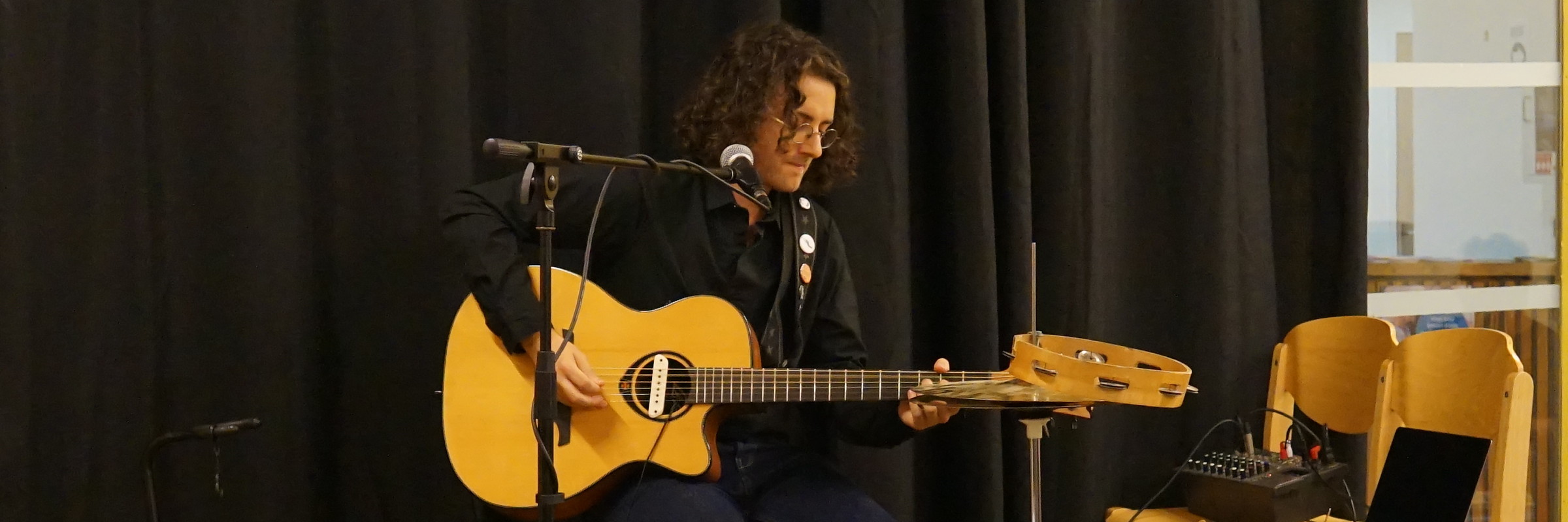 MEXT, musicien Guitariste en représentation à Pyrénées Atlantiques - photo de couverture