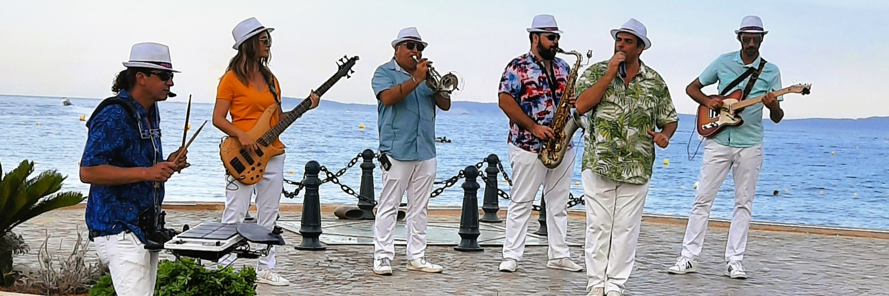 Quality Street Band, groupe de musique Fanfare en représentation à Hérault - photo de couverture n° 1