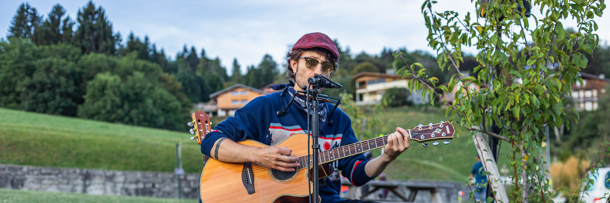 PiER, musicien Chanteur en représentation à Savoie - photo de couverture n° 2