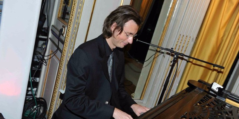 KERG'YAM, musicien Pianiste en représentation - photo de couverture n° 3
