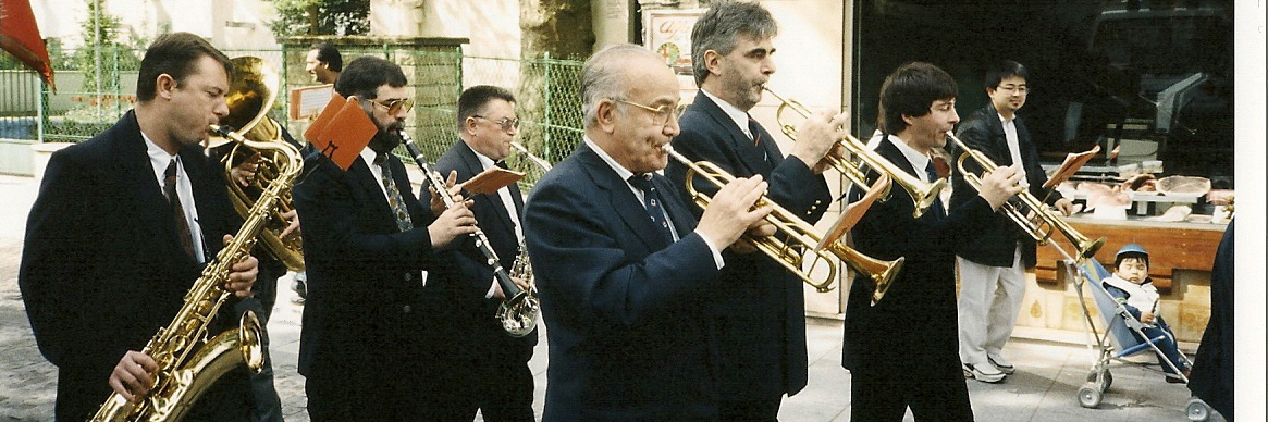 Les Tontons Zébrés, groupe de musique Fanfare en représentation à Paris - photo de couverture n° 1