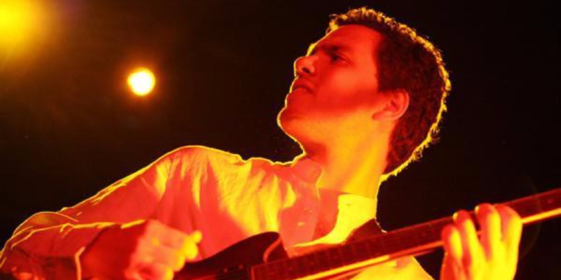 Hugo Corbin, musicien Guitariste en représentation à Hauts de Seine - photo de couverture
