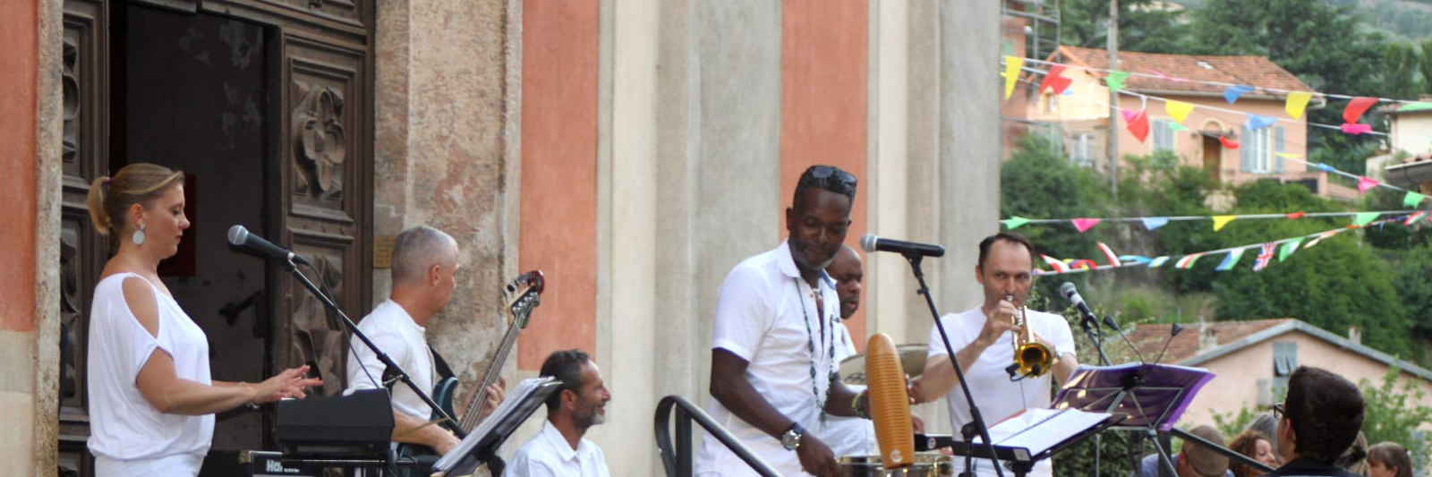 La Mezcla Pa'ca, groupe de musique Latino en représentation à Alpes Maritimes - photo de couverture n° 3