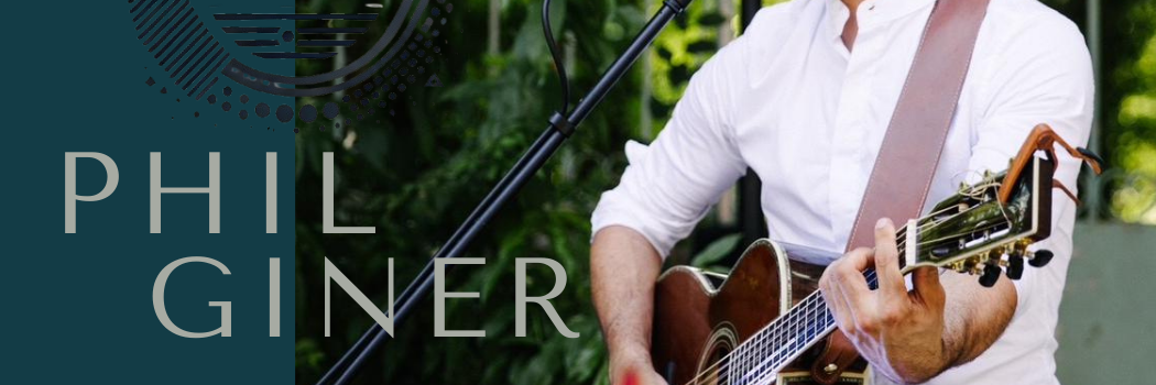 Phil Giner, Chanteur Guitariste en représentation à Ardèche - photo de couverture