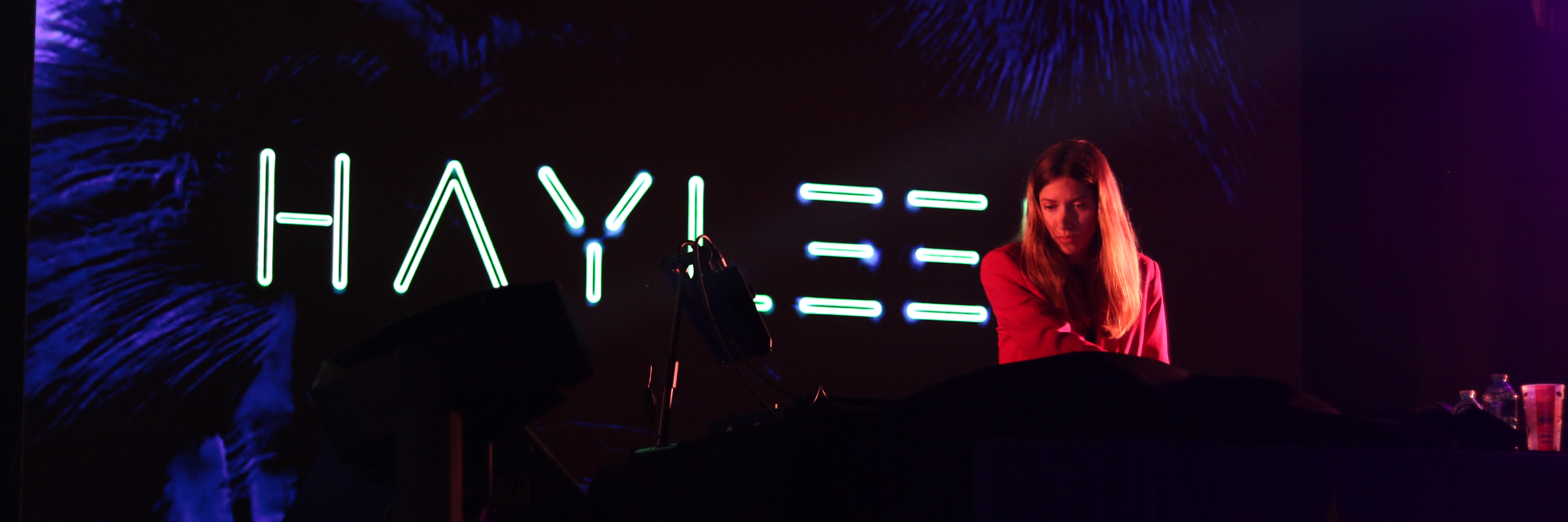 Hayleen, DJ Chanteur en représentation à Var - photo de couverture n° 3