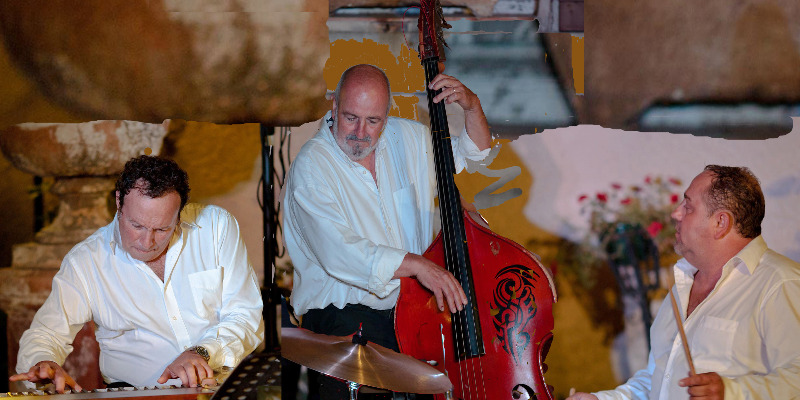 French Sumo, groupe de musique Jazz en représentation - photo de couverture n° 1