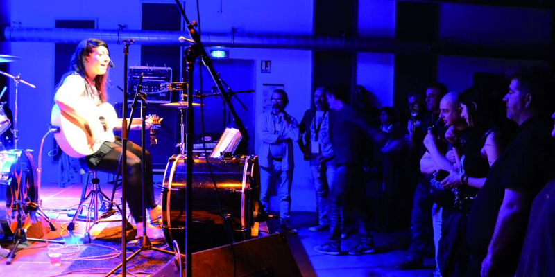 Draz, musicien Folk en représentation à Rhône - photo de couverture
