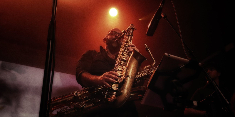 Monsieur SAX, DJ Saxophoniste en représentation à Hérault - photo de couverture n° 3