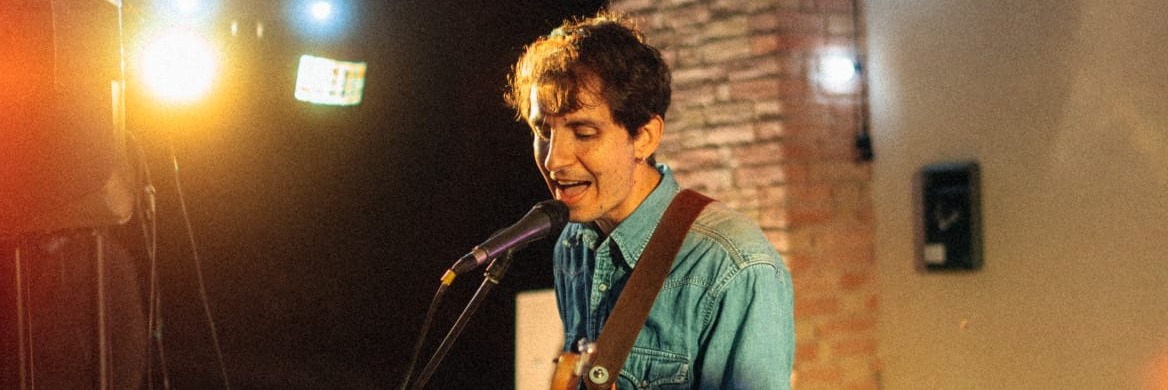 Sinon Simon, musicien Chanteur en représentation à Haute Garonne - photo de couverture