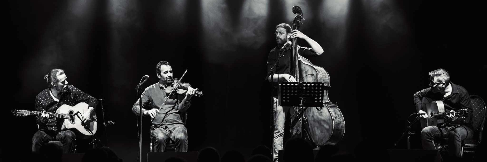 Gitché Manito, groupe de musique Jazz Manouche en représentation à Saône et Loire - photo de couverture