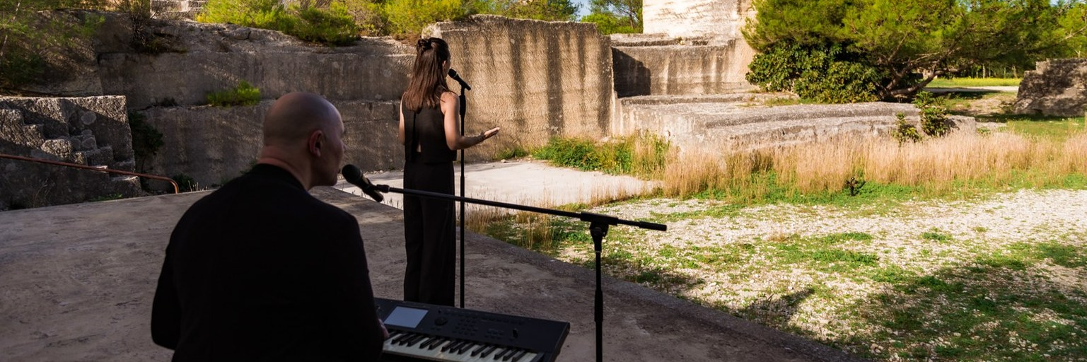 MAHKAH, musicien Pop en représentation à Gard - photo de couverture n° 2