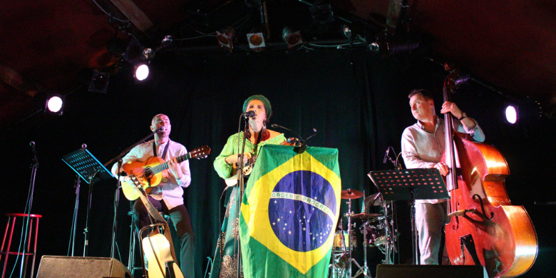 ROSI GARRIDO, groupe de musique Musique Brésilienne en représentation à Saint-Martin - photo de couverture n° 1