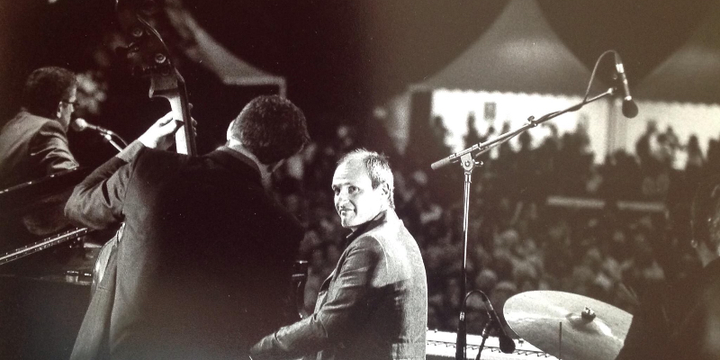 Jean Marc Montaut, musicien Pianiste en représentation à Gironde - photo de couverture