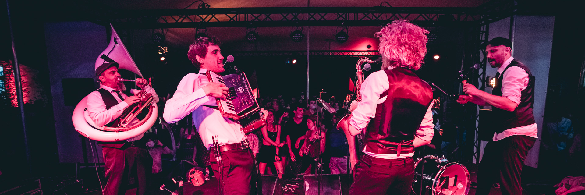 Mafia Wanaca, groupe de musique Cumbia en représentation à Hérault - photo de couverture