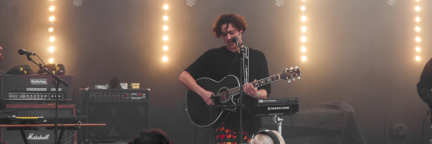 Roman, musicien Chanteur en représentation à Paris - photo de couverture n° 2