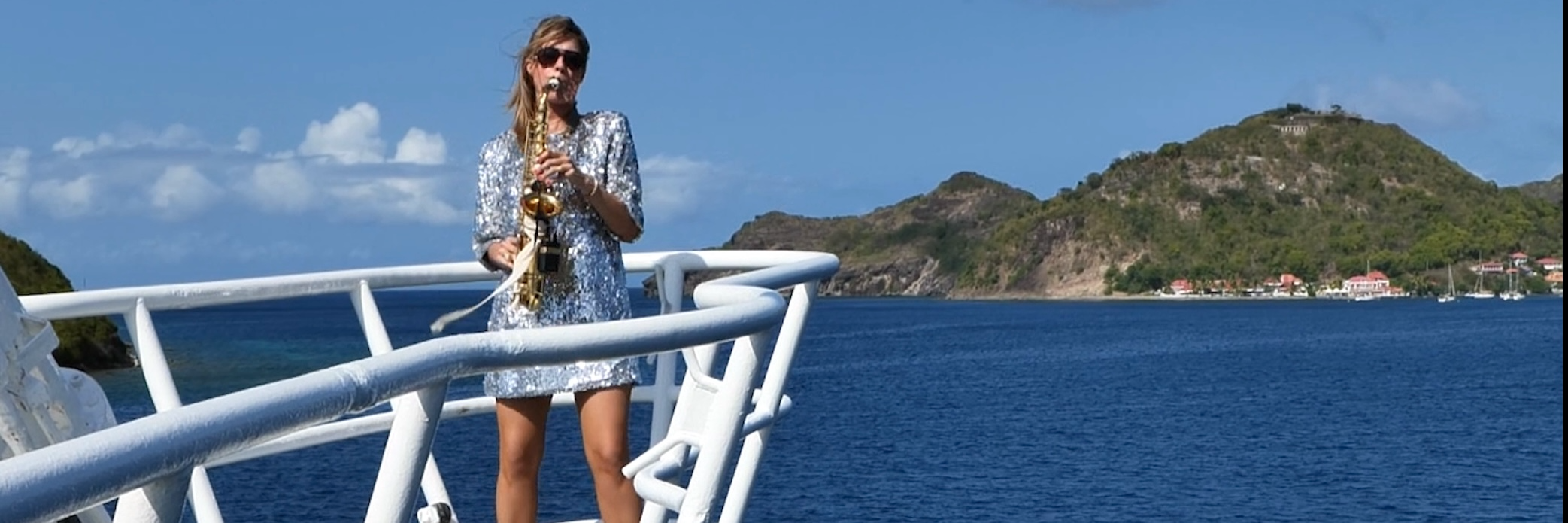 ABBY musique mariage var PACA : saxophoniste chanteuse & DJ, DJ Saxophoniste en représentation à Var - photo de couverture n° 5