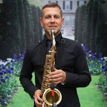 Réservez un saxophoniste masculin au Portugal